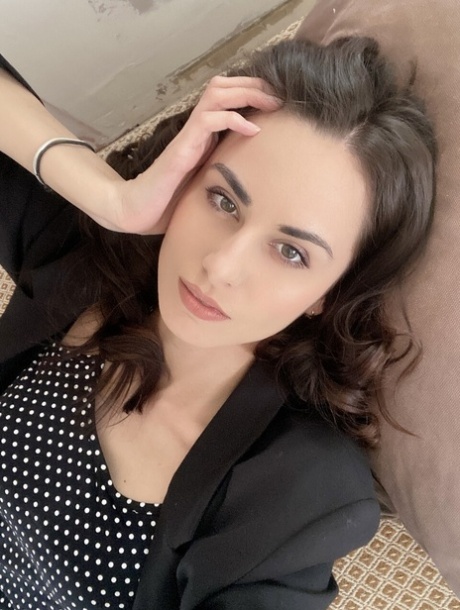 amatér brunetka dokonalé akty img
