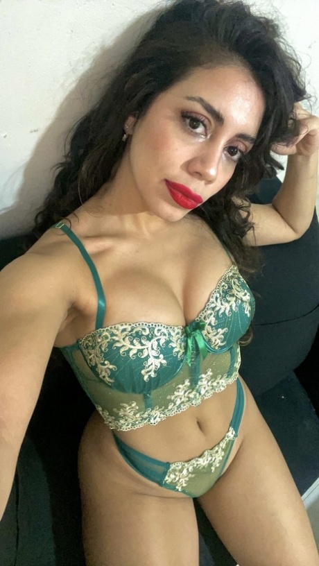 thick latina best pic