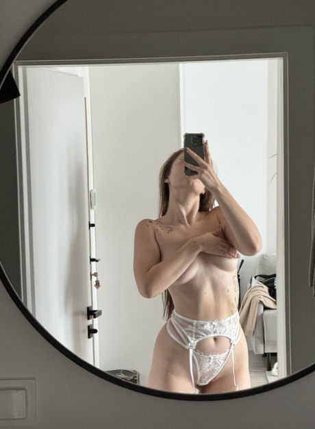 mirror free sex photos