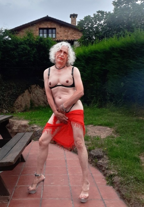 zralý transsexuál umělecká erotika fotky