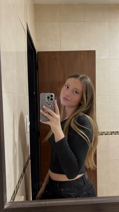 selfie v zrcadle pornografická erotika img