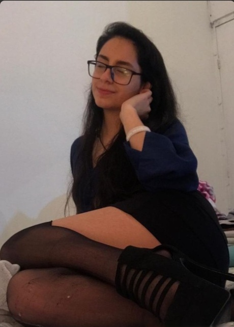 latina secretary sexy nudes image