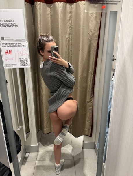 bent over selfie free porn picture
