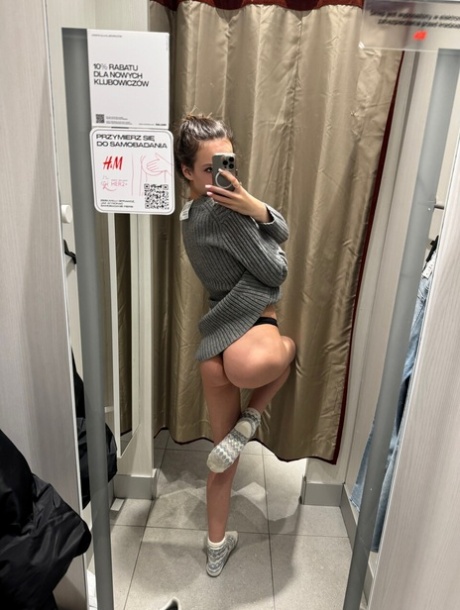 mirror free nude pic