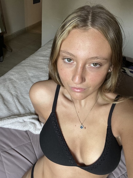アマチュアソロ セクシーヌード 写真