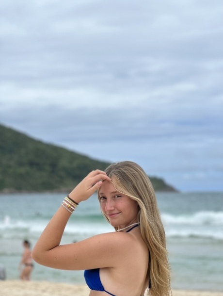 teen bikini hot sex pics