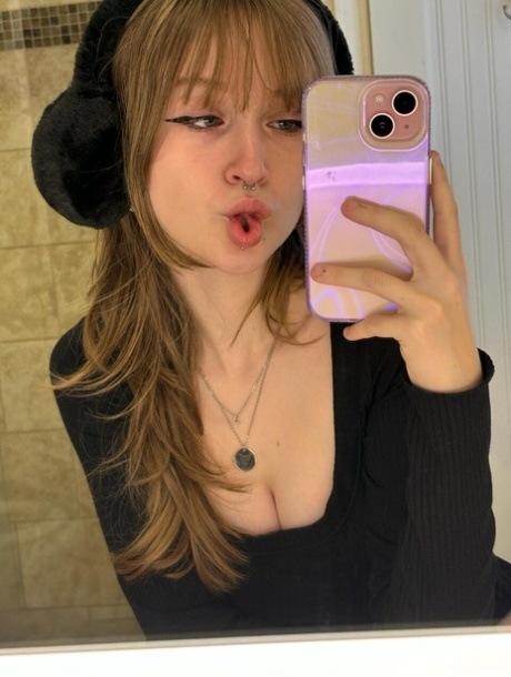 mirror selfie art porn img