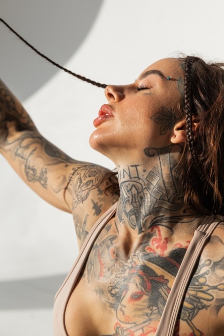 fake lips beautiful nude img