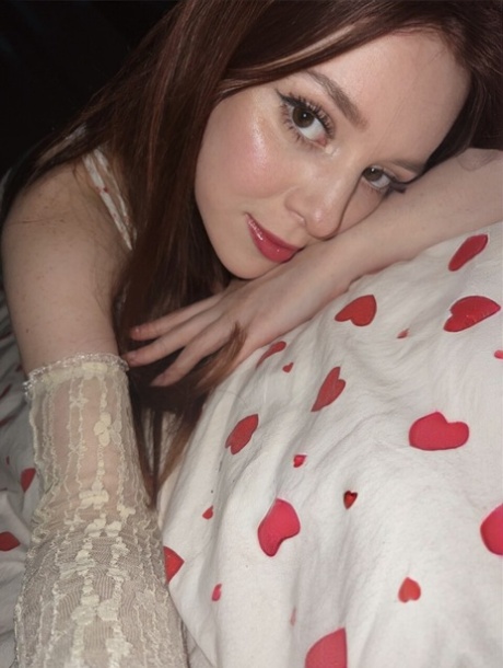 beautiful redhead sexy pictures