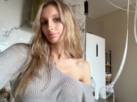 skinny model top images