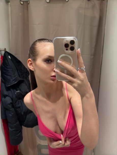 胸の自撮り 無料裸 写真
