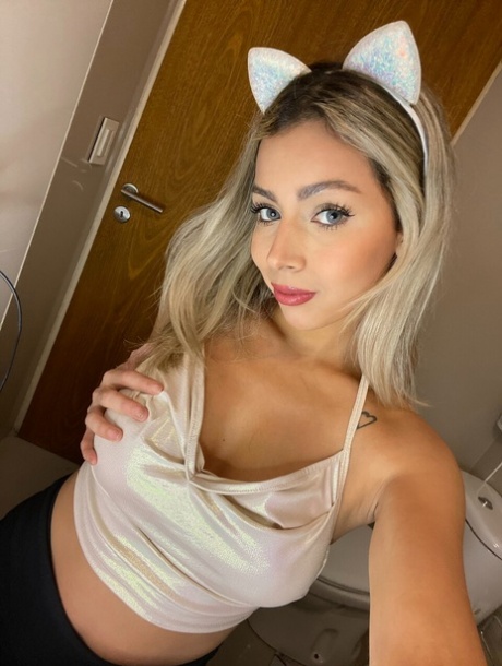 mirror beautiful naked pictures
