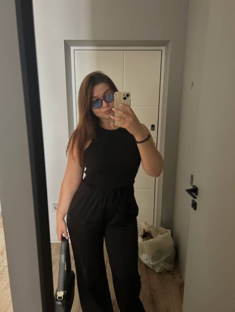 brunette glasses hd img