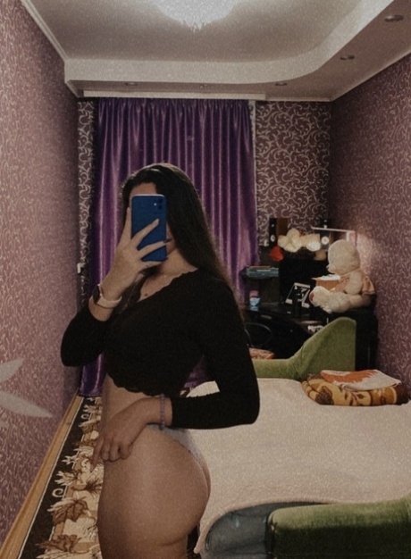 bent over selfie beautiful porn pics