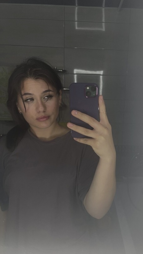 amateur teen selfie free img
