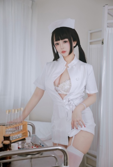 丰满的亚洲人 色情 照片