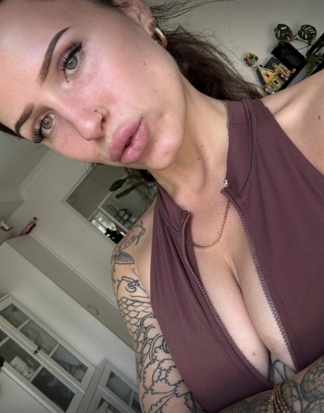 busty solo art porn galleries