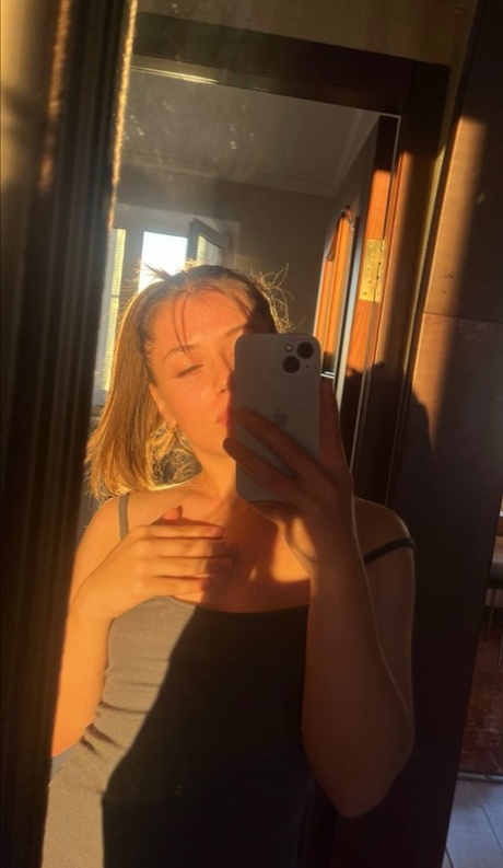mirror selfie free img