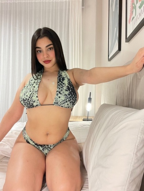 chubby brunette art xxx photos
