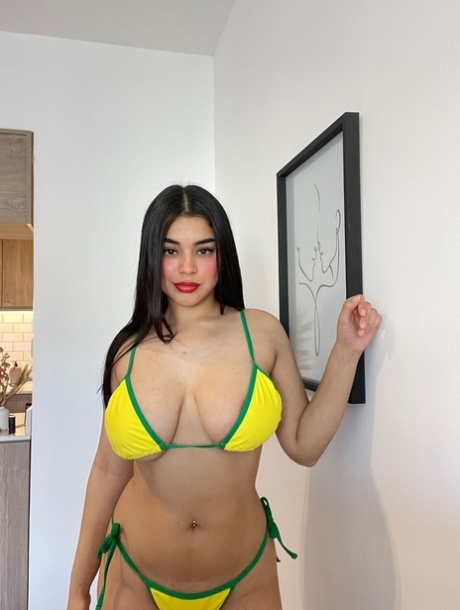 curvy big tits naked images