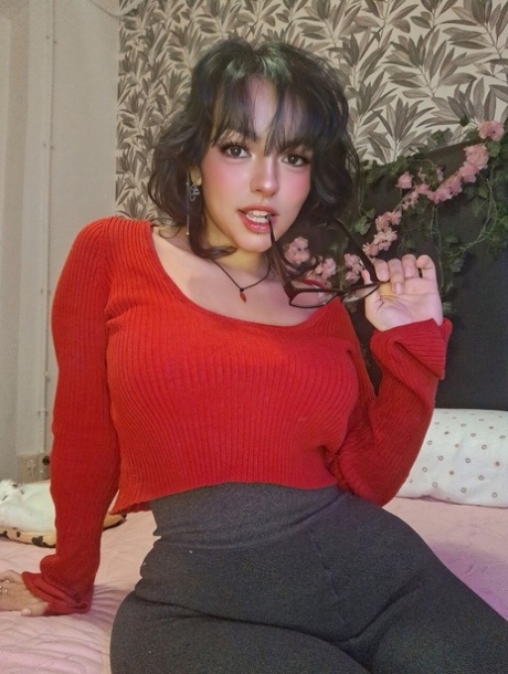 curvy teen hd pics