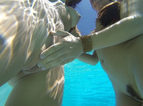 sottacqua nudo hd foto