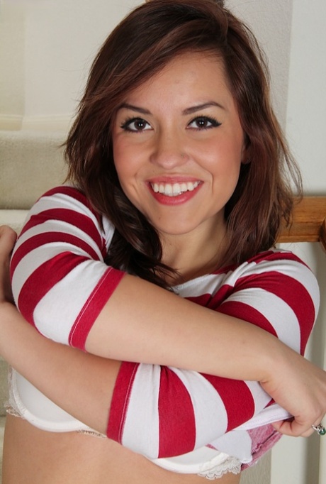 amateur undressing beautiful porn archive