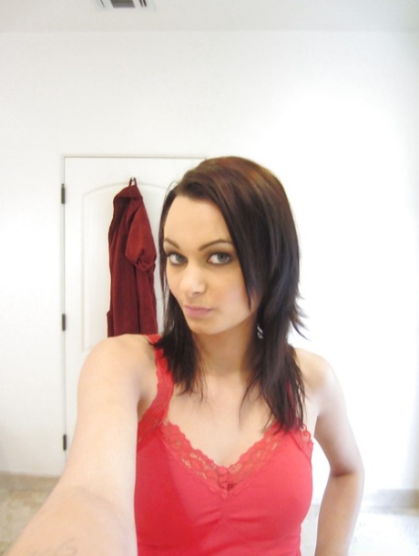 Mimi Rae model erotic pic