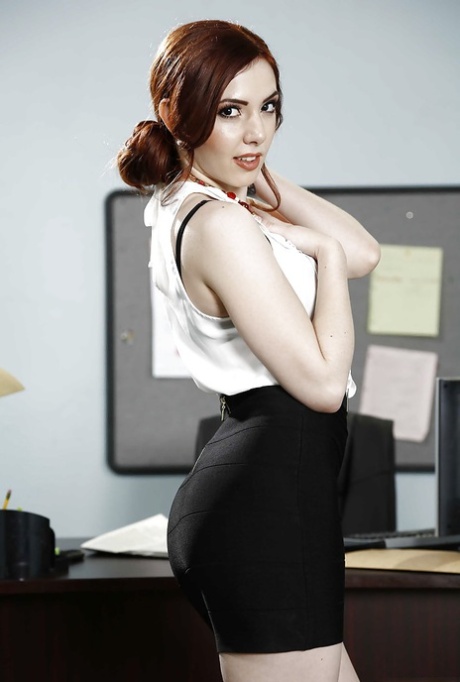 Ember Stone pornstar high quality img