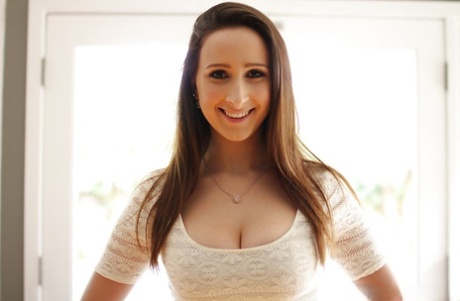 ragazza con grandi tette porno artistico archivio