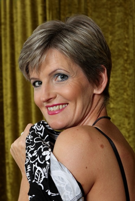 mature face hot nude gallery