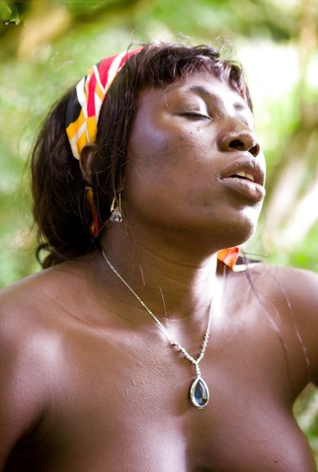 ebony outdoor sex img