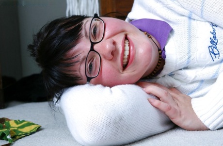 chubby face hot naked photo