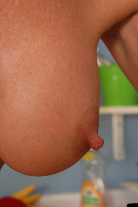 长乳头 免費裸體 圖片