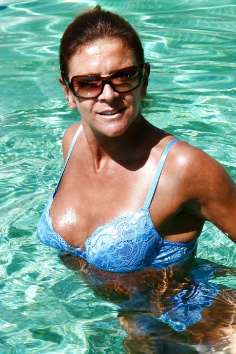 Lady Sarah star top image