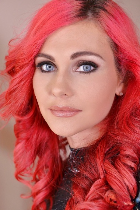 redhead blue eyes nude pictures