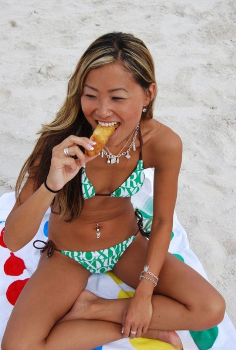 spiaggia asiatica xxx pornografico galleria