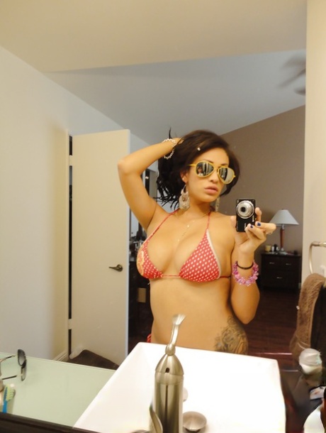 Jamie Valentine pornstar xxx pictures
