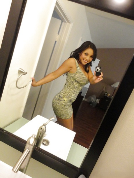 Adrianna Luna star top archive