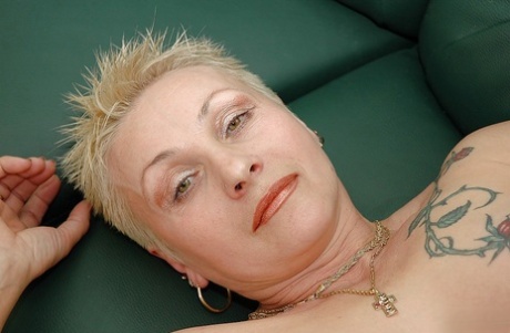 granny face hot nude pictures