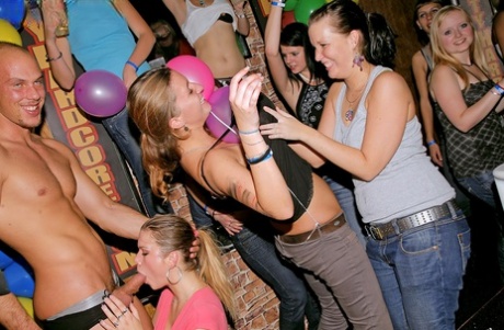 fiesta cfnm sexo desnudo galería