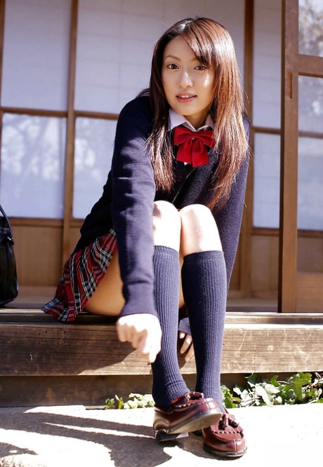écolière japonaise adulte en haute qualité images