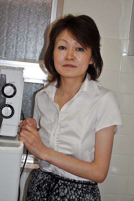 asian mature hot nude image