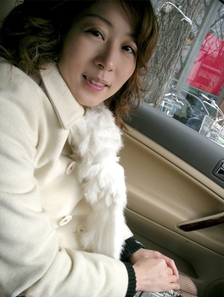 asian housewife hot naked images