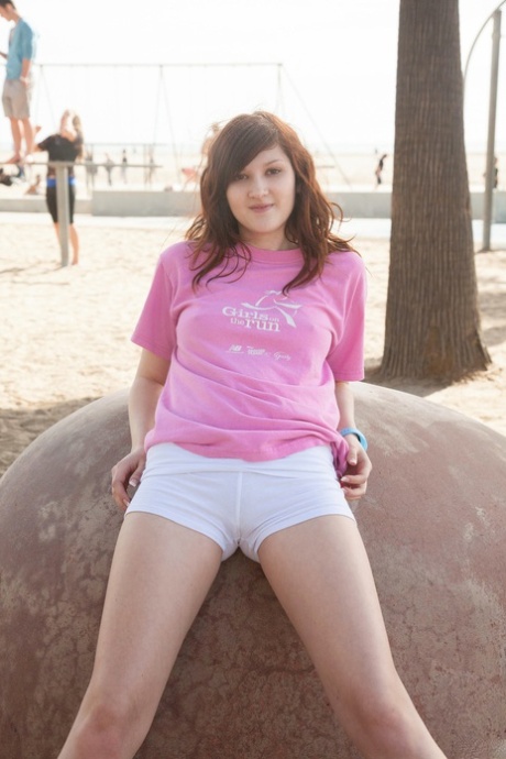 Ellena Woods model top pictures