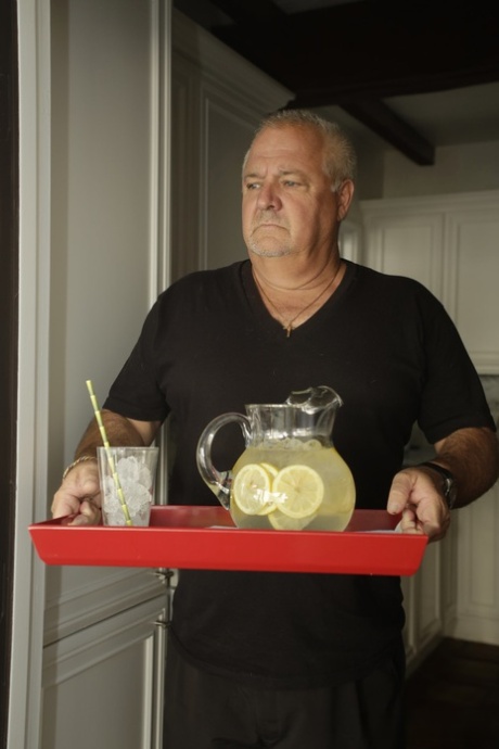 moden avkledning hete pornografisk foto