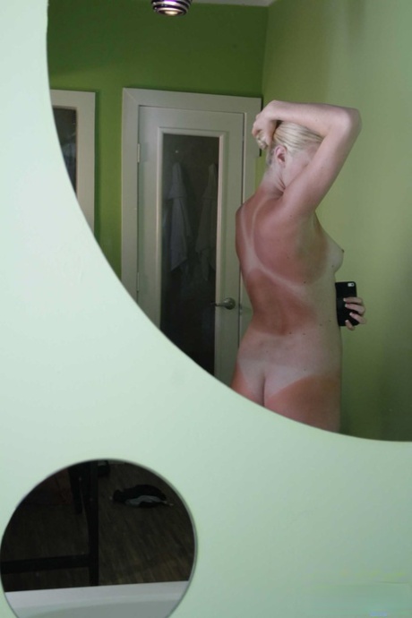 selfie penché jolis nus image