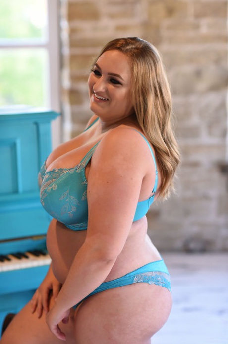 Sara Willis high quality model pic