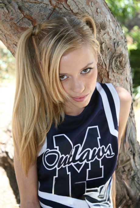 Blonde Cat erotic pornstar pictures