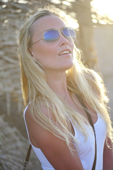 Liza B free actress images